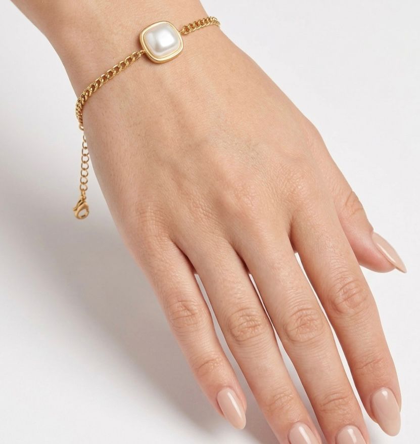 Golden Curb Chain Pearl Bracelet