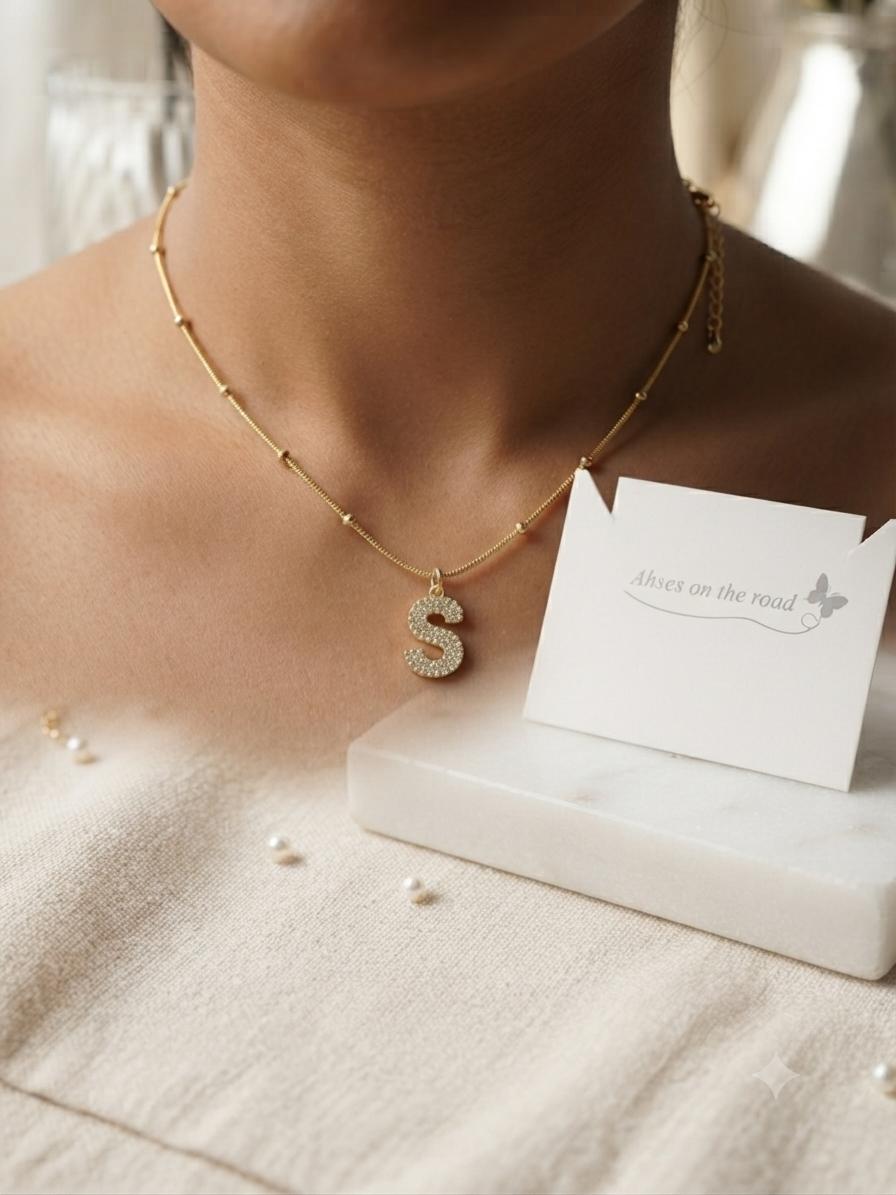 Name locket A OR S